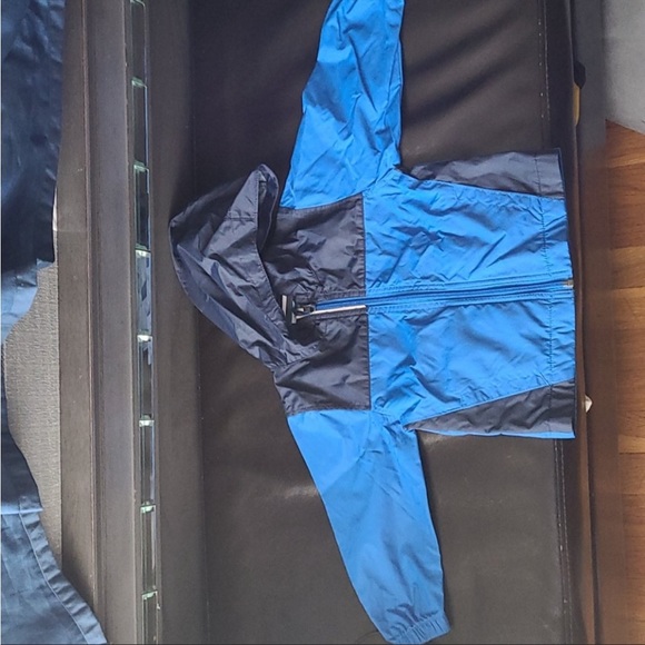 *SOLD* boys Columbia Jacket'like new Sz 2T blue worn once on trip - Picture 3 of 3